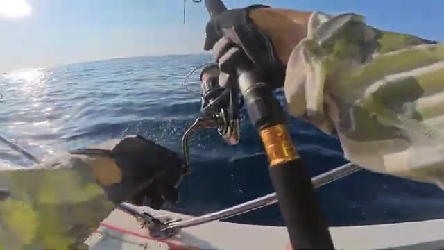 Вода у Мириссы буквально закипела - и тут началось...