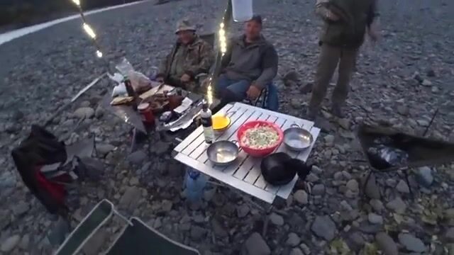 4,706 кило кижуча и кило икры - трофей похода по горной реке под Магаданом