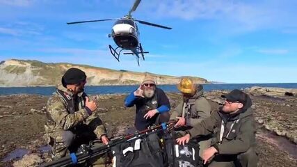 Друзья гоняли окуня по Дикому Западному побережью Новой Зеландии