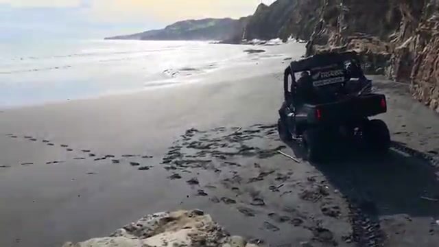 Друзья гоняли окуня по Дикому Западному побережью Новой Зеландии
