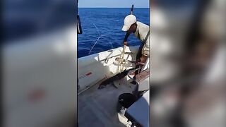 Биг-гейм в Малинди: лодка «Така» и суши прямо на борту