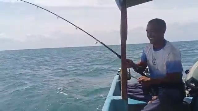 Арафурское море: двойная засечка и крупная красная рыба