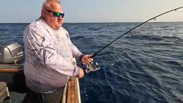 Мозамбик: амберджек на 400-граммовый джиг и тунец на блесну