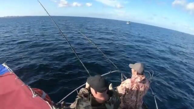 Севастопольская рыбалка с катера на самодуры