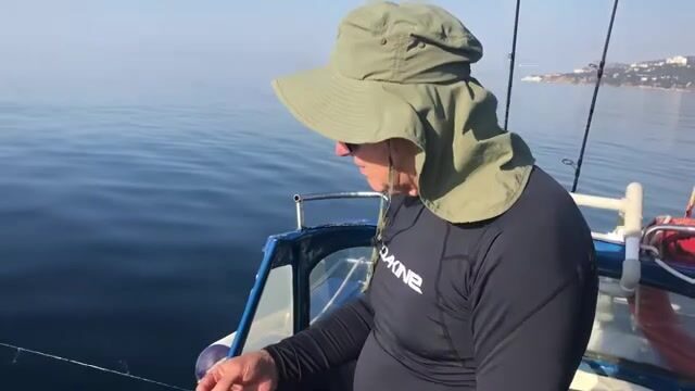 Крым: катер от причала Ай-Петри и ловля на пустой крючок