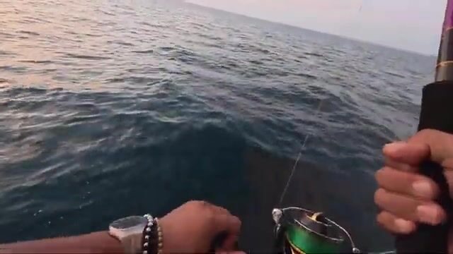 Утренний джиггинг в море Сулу с амберджеком