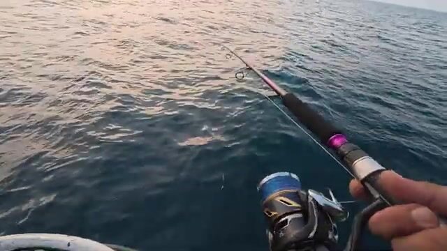 Утренний джиггинг в море Сулу с амберджеком