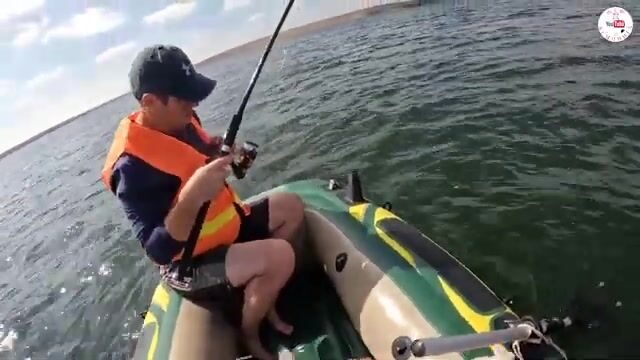 Морская рыбалка на Донузлаве: бешеный клев с лодки