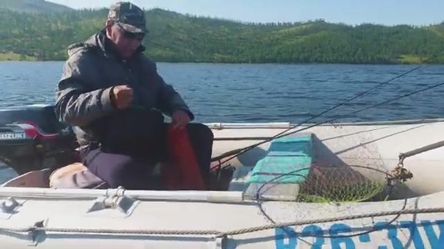 Байкал, Малое море: щука с первого заброса