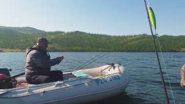 Байкал, Малое море: щука с первого заброса