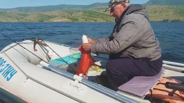 Байкал, Малое море: щука с первого заброса