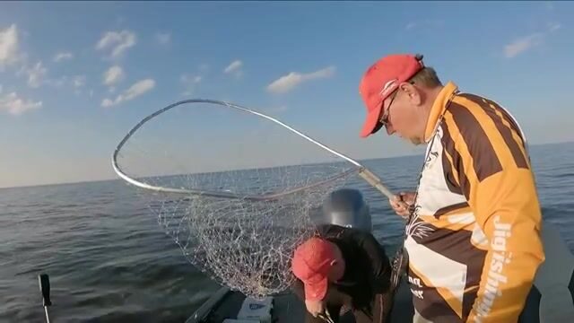 Джиг на Рыбинском водохранилище с гидом