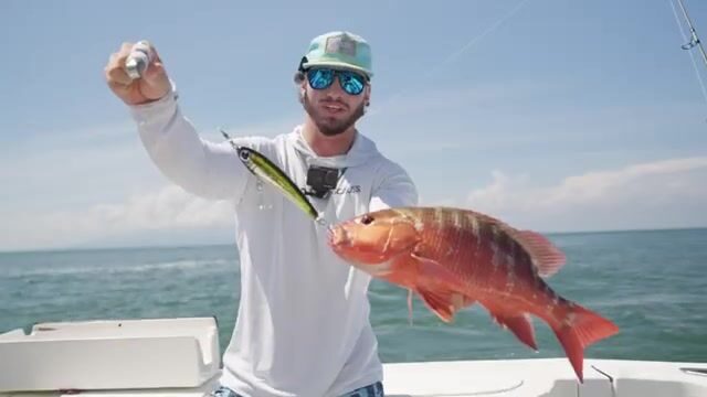 Трофейный тунец у вулканического побережья Сальвадора