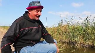 В дренажном канале у Идку тиляпию сравнили с двухлитровой бутылкой