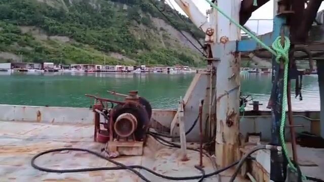 Вечерняя рыбалка на лимане в Синопе: закат, рыбаки и две рыбки мужа