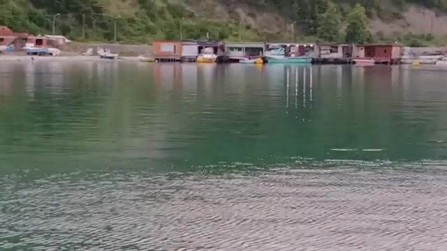 Вечерняя рыбалка на лимане в Синопе: закат, рыбаки и две рыбки мужа