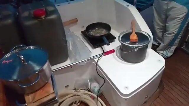 Ставрида на самодур в порту Синоп и жарка во фритюре