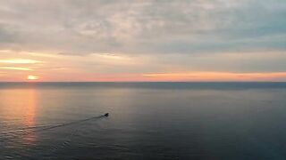 Снасть с 200 метров у Манадо замерла на 32 метрах, и у борта оказалась акула