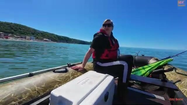 Новомихайловский: морская рыбалка с лодки и ставрида на самодур