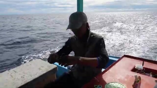Сулавеси, Макассар: ночной выход на местной лодке и красный снаппер