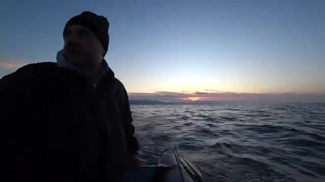 Виды с открытого моря на Кавказский хребет у Геленджика