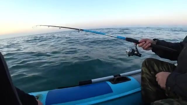 Виды с открытого моря на Кавказский хребет у Геленджика