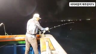Рыба-сабля на 50 метрах у Чеджу перед дождем