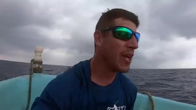 Первый заброс у рифа в Судане закончился поимкой небольшого гигантского каранкса