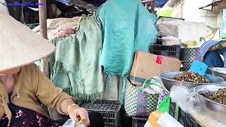 У рифа Хон-Чуа в Фуйене перебирали сеть с живым кальмаром и красным групером