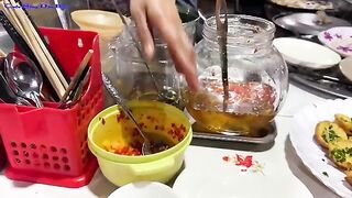 У рифа Хон-Чуа в Фуйене перебирали сеть с живым кальмаром и красным групером
