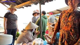 У рифа Хон-Чуа в Фуйене перебирали сеть с живым кальмаром и красным групером
