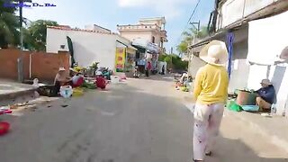 У рифа Хон-Чуа в Фуйене перебирали сеть с живым кальмаром и красным групером