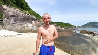 Рыбак принес морских ежей через 15 минут после звонка хозяйки кафе на Чамских островах