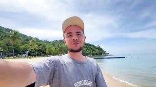 Рыбак принес морских ежей через 15 минут после звонка хозяйки кафе на Чамских островах