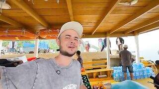 Рыбак принес морских ежей через 15 минут после звонка хозяйки кафе на Чамских островах