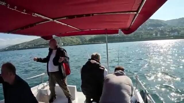 Трабзон: ловля молодого луфаря с лодки «Кахраман»
