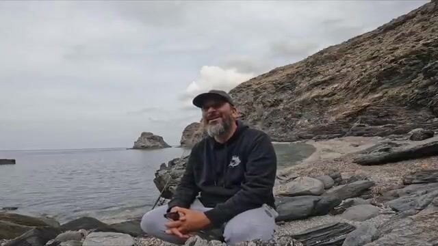 Зубан на шесть килограммов у Миконоса атаковал пятиграммовый минноу