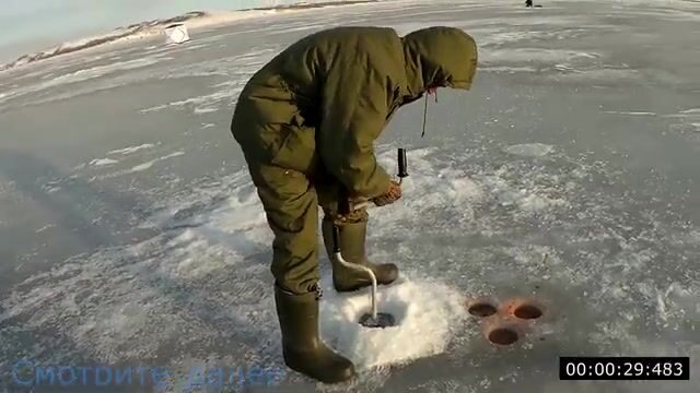 Первый день весны на льду Самаркандского водохранилища закончился переездом на Сан-Тропе
