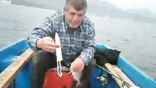 Слышим азан в Текирове и обсуждаем, почему рыба не выходит