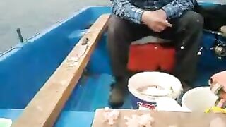 Слышим азан в Текирове и обсуждаем, почему рыба не выходит