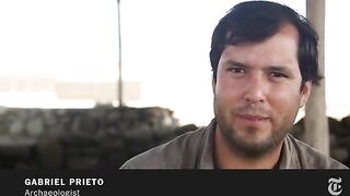 Тростниковые лодки рыбаков в Уанчако в Перу