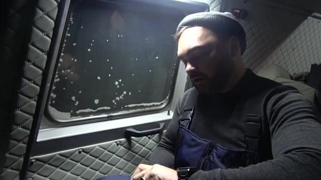 Корюшка и навага на Карском море, песец ворует улов
