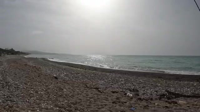 Переход к пирсу в Гудауте открыл более прозрачную воду