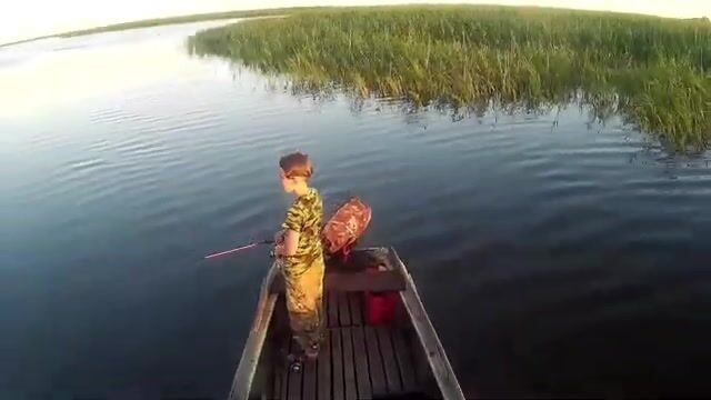 Поплавочная ловля окуня на Темрюкских лиманах