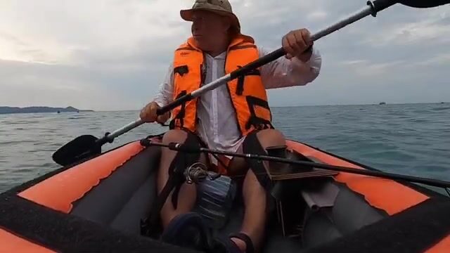 На байдарке у дальних буйков в Черноморском ставрида не подошла
