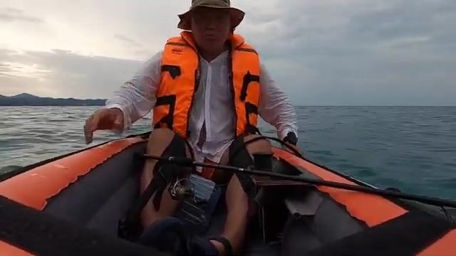 На байдарке у дальних буйков в Черноморском ставрида не подошла