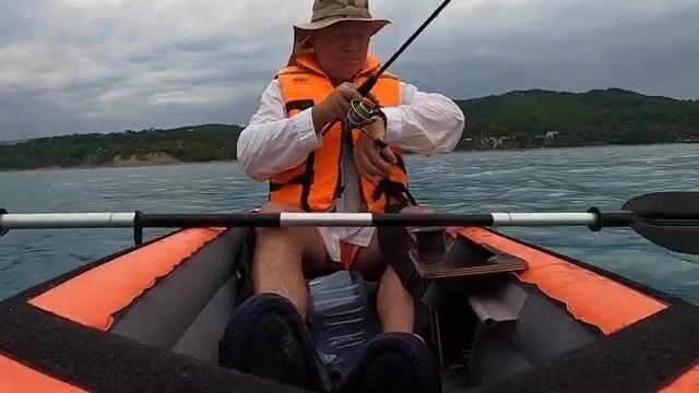 На байдарке у дальних буйков в Черноморском ставрида не подошла