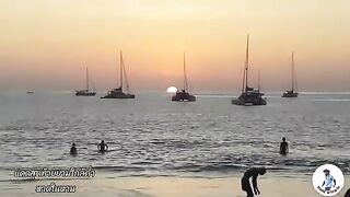 Вечерняя береговая рыбалка с кальмаром у Най-Харна на Пхукете