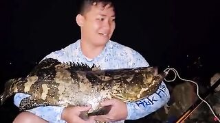 Крупный групер в Вунгтау и поврежденная оснастка после вываживания