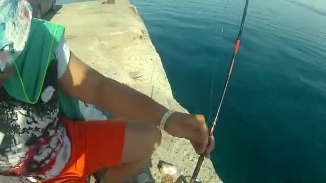 Первая рыбалка на Родосе с отцом и переход на опарыша